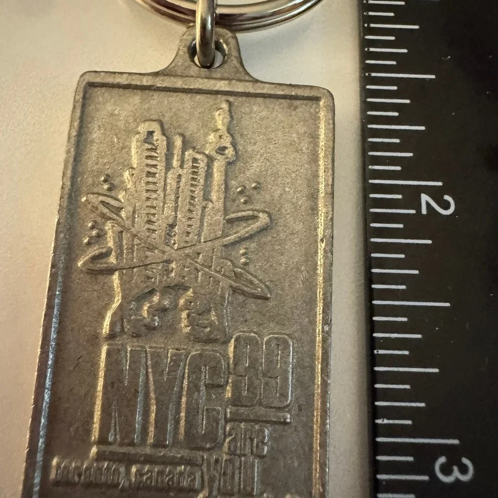Vintage NYC‎ 99 Toronto Canada Keychain Solid Pewter Souvenir Keyring